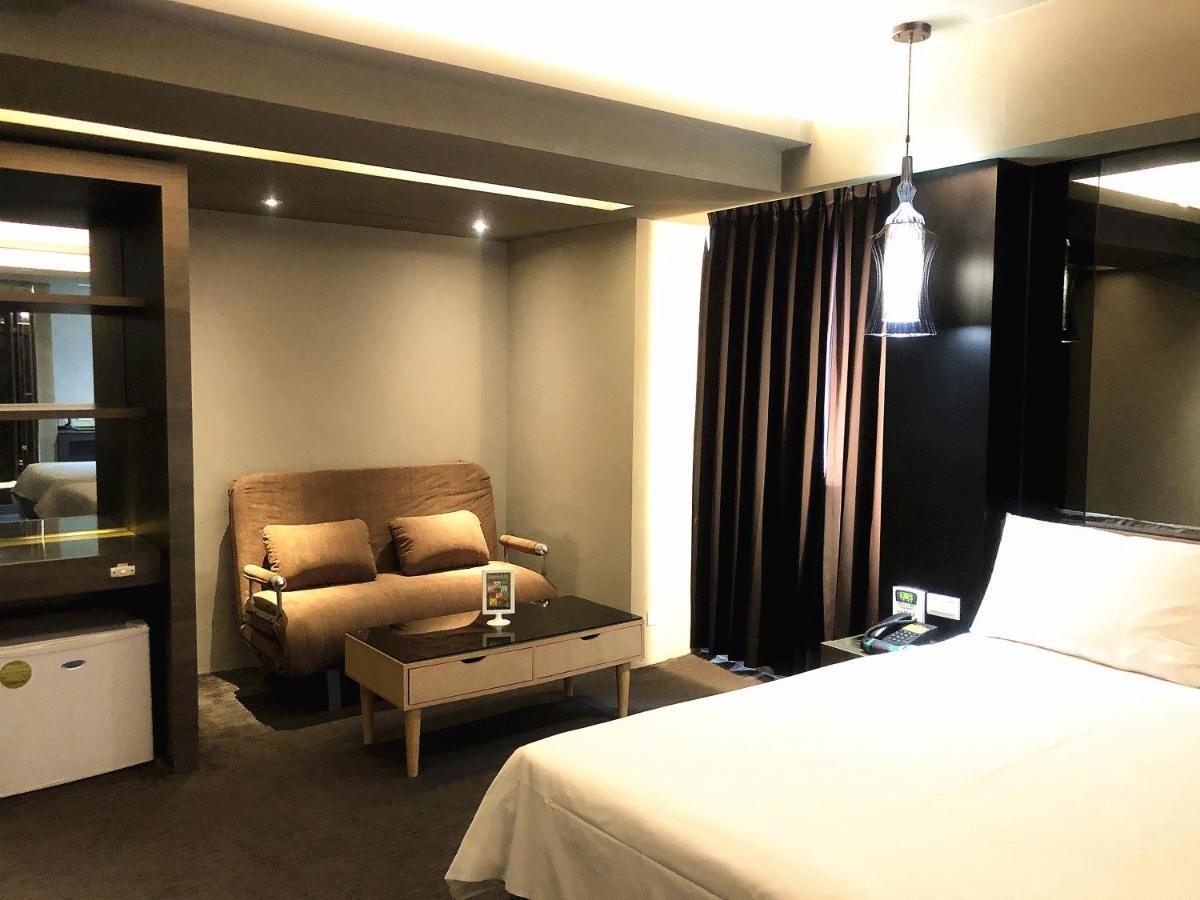 กีวี่ เอ็กซ์เพรส โฮเต็ล - จิวรู๋ Hotel เกาสง ภายนอก รูปภาพ