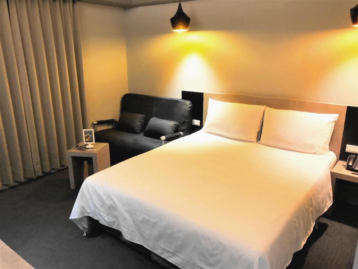 กีวี่ เอ็กซ์เพรส โฮเต็ล - จิวรู๋ Hotel เกาสง ภายนอก รูปภาพ