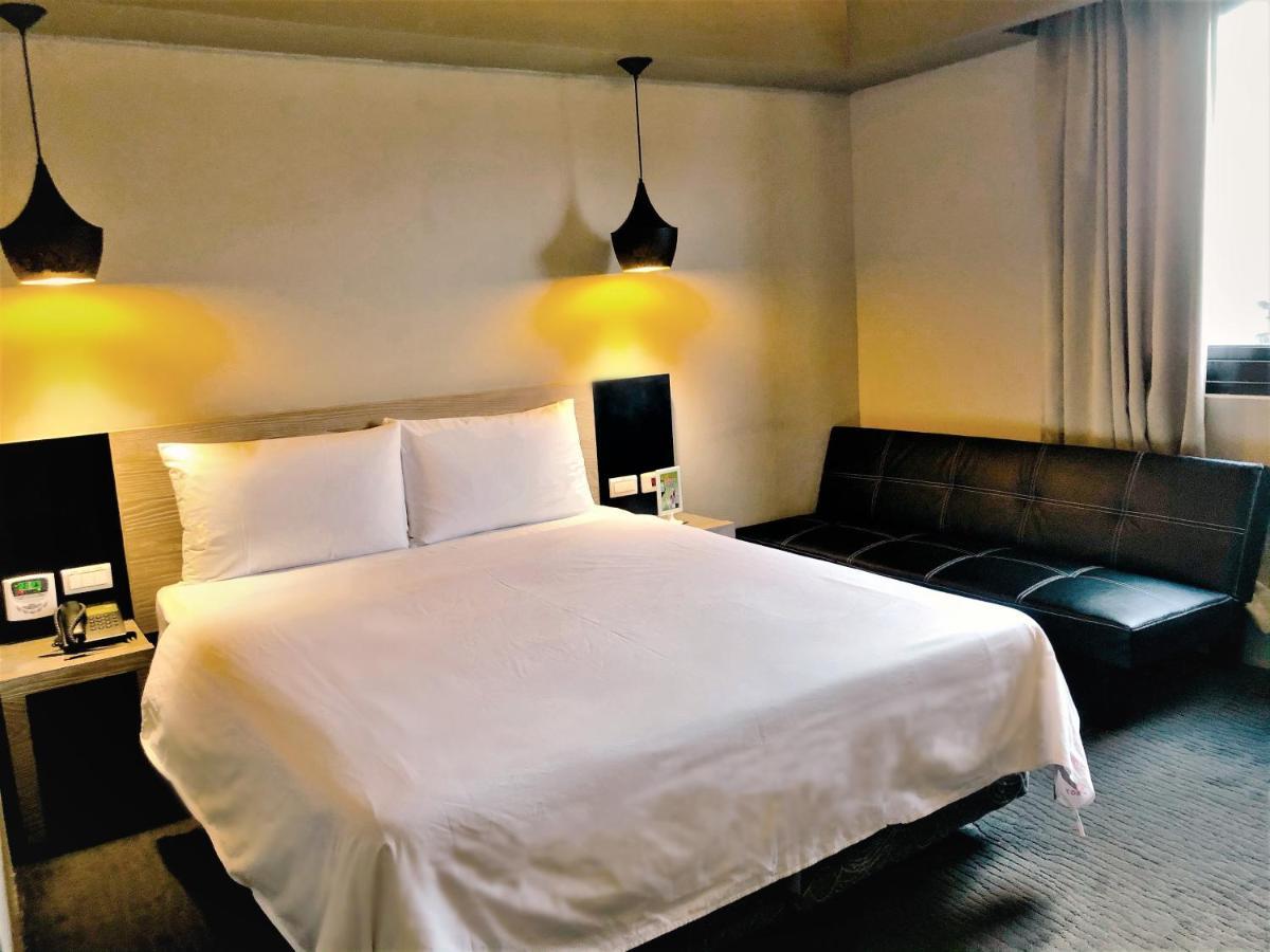 กีวี่ เอ็กซ์เพรส โฮเต็ล - จิวรู๋ Hotel เกาสง ภายนอก รูปภาพ