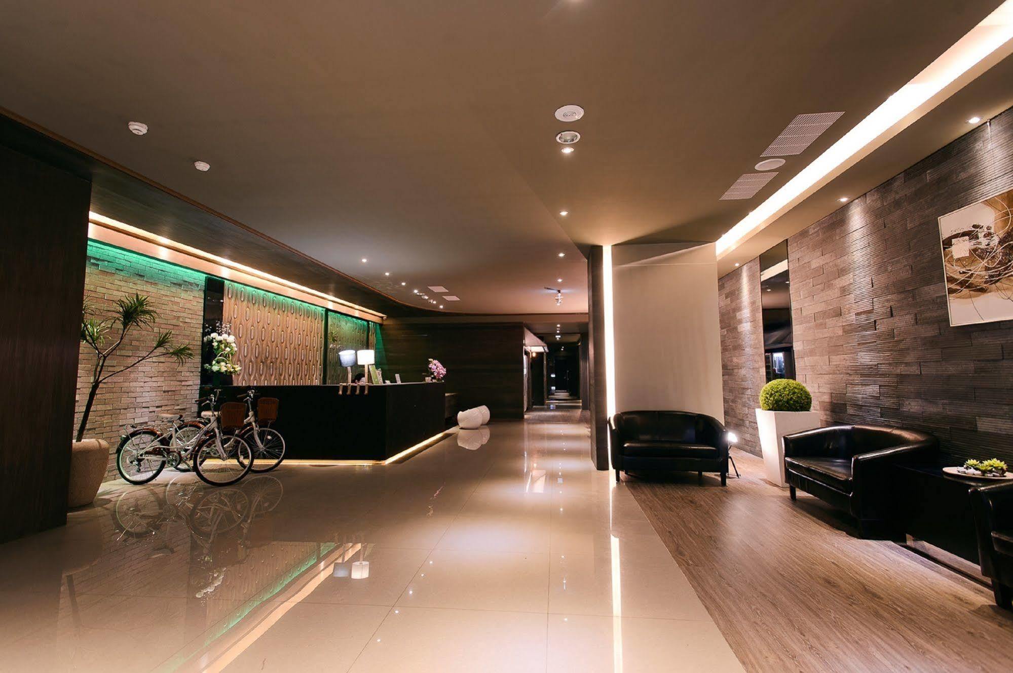 กีวี่ เอ็กซ์เพรส โฮเต็ล - จิวรู๋ Hotel เกาสง ภายนอก รูปภาพ