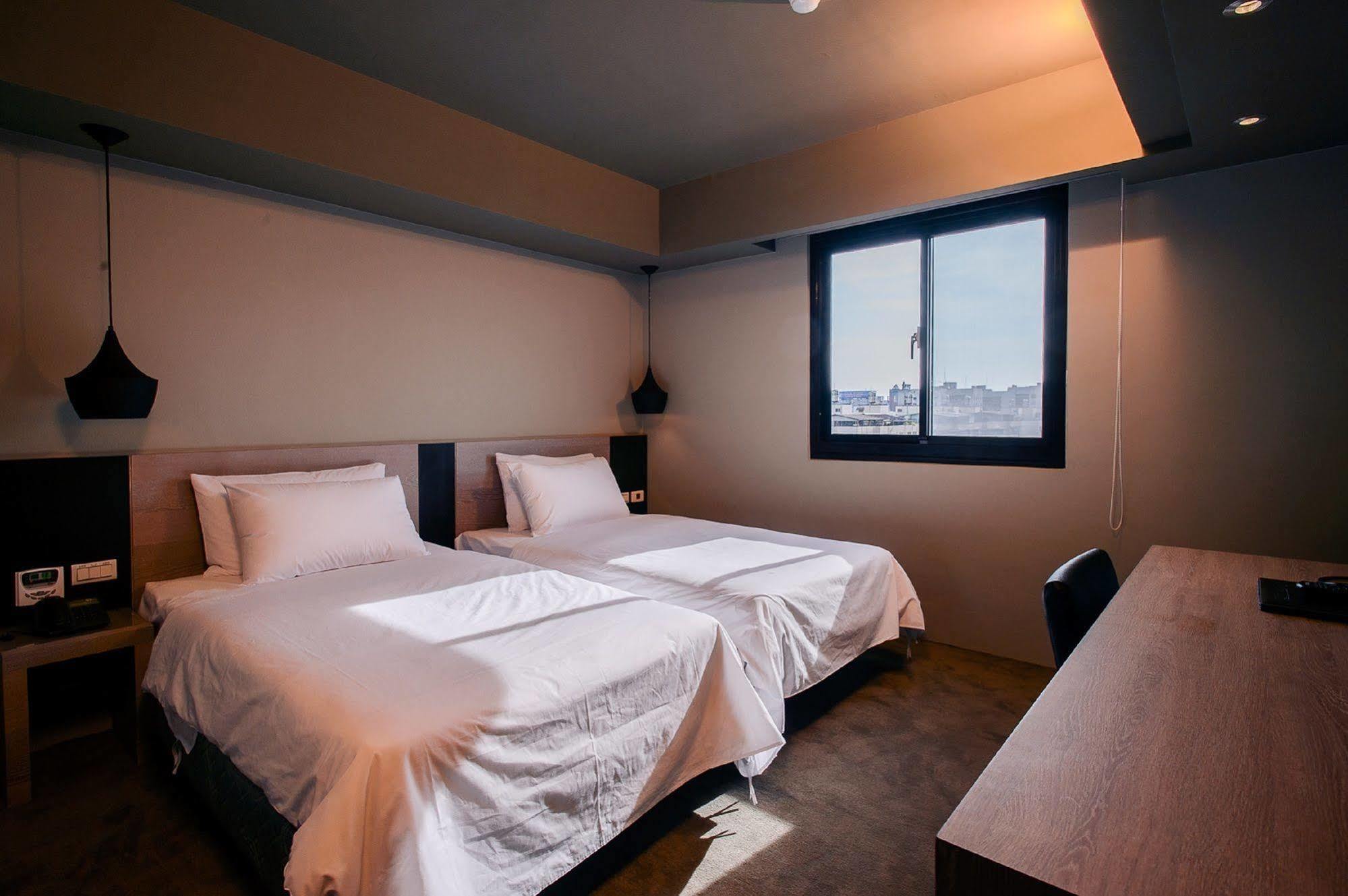 กีวี่ เอ็กซ์เพรส โฮเต็ล - จิวรู๋ Hotel เกาสง ภายนอก รูปภาพ